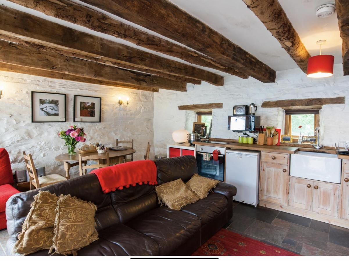 Ty Fferm Hen, Ancient Farmhouse, Coity Bach Talybont-on-Usk Экстерьер фото